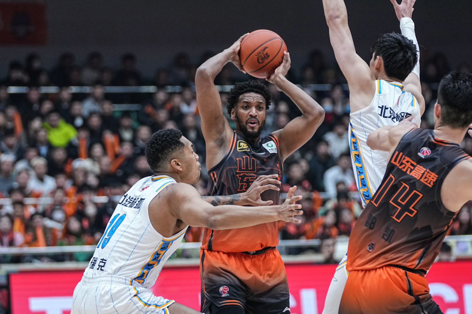 od体育在线登录-山东王者队全队表现出色，轻取对手