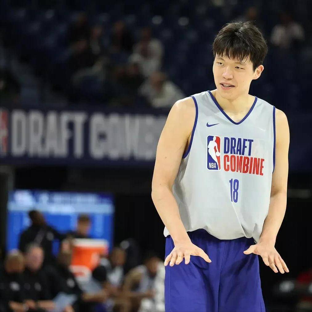 od体育教练-篮球界新星崛起，自信王者风采迷人