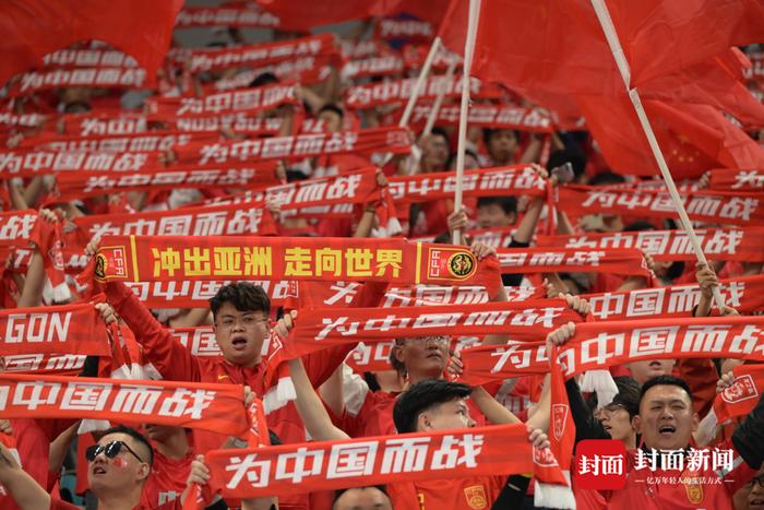 od体育官网登录网址-现场气氛热烈,球迷热情加油助威!