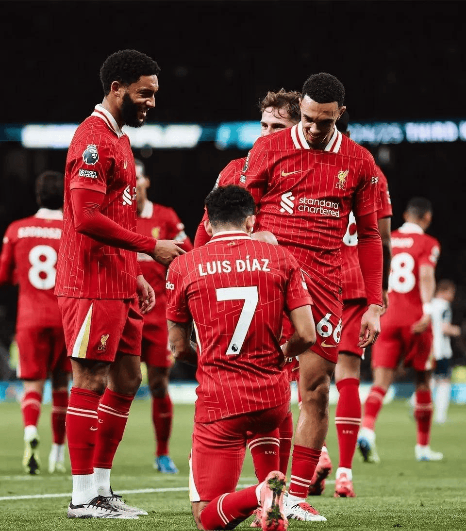 od体育新闻-曼联客场惨败利物浦继续领跑英超积分榜