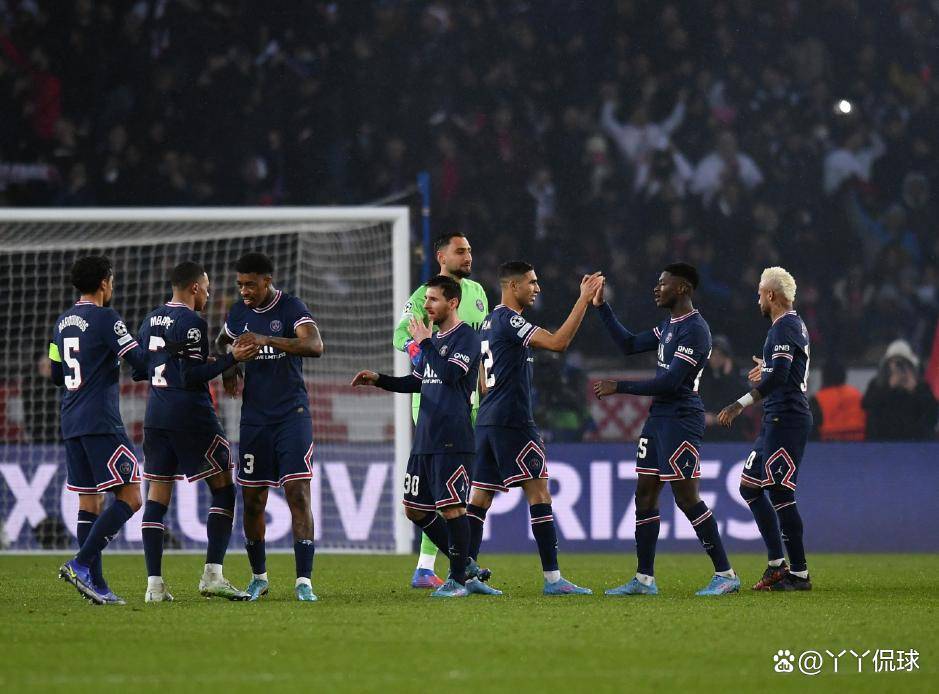 欧罗足球联赛，巴黎圣日耳曼队取胜