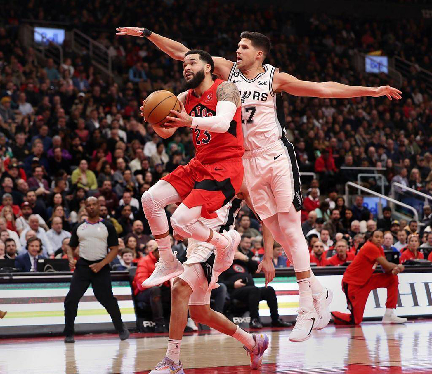 od体育app下载-猛龙主场力克马刺,迎来五连胜